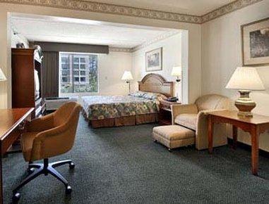 Отель Wingate By Wyndham Raleigh Durham / Airport Экстерьер фото